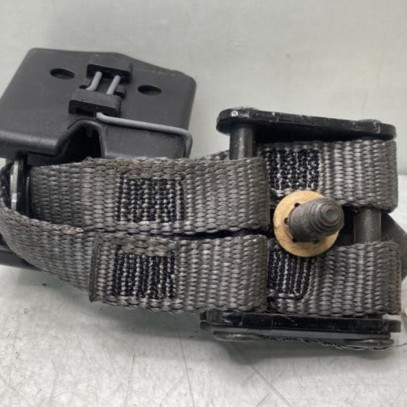 Attache ceinture arriere droit RENAULT CLIO 2 Photo n°3