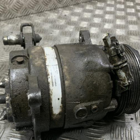 Compresseur clim PEUGEOT 406 Photo n°1