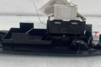 Interrupteur de leve vitre avant droit PEUGEOT 208 1