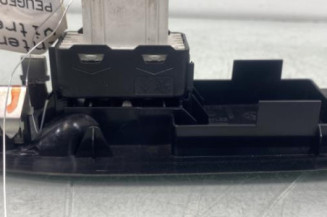 Interrupteur de leve vitre avant droit PEUGEOT 208 1