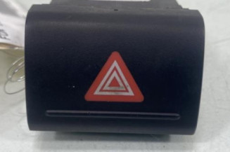 Bouton de warning VOLKSWAGEN FOX Photo n°1
