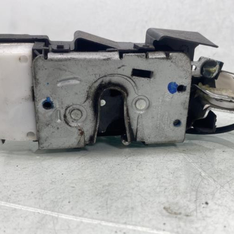 Serrure avant gauche VOLKSWAGEN FOX Photo n°1