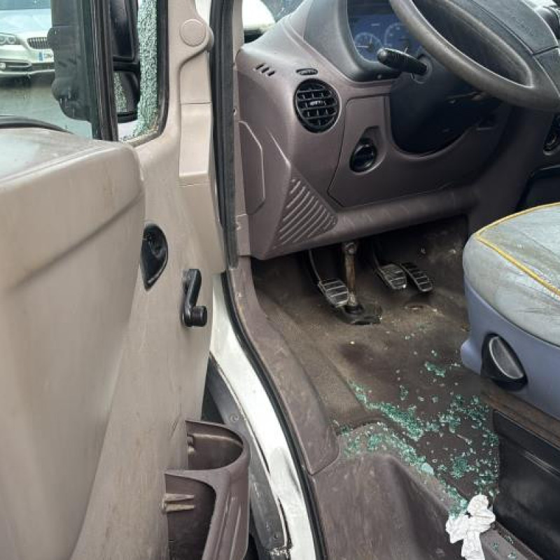 Calandre RENAULT MASTER 2 Photo n°13