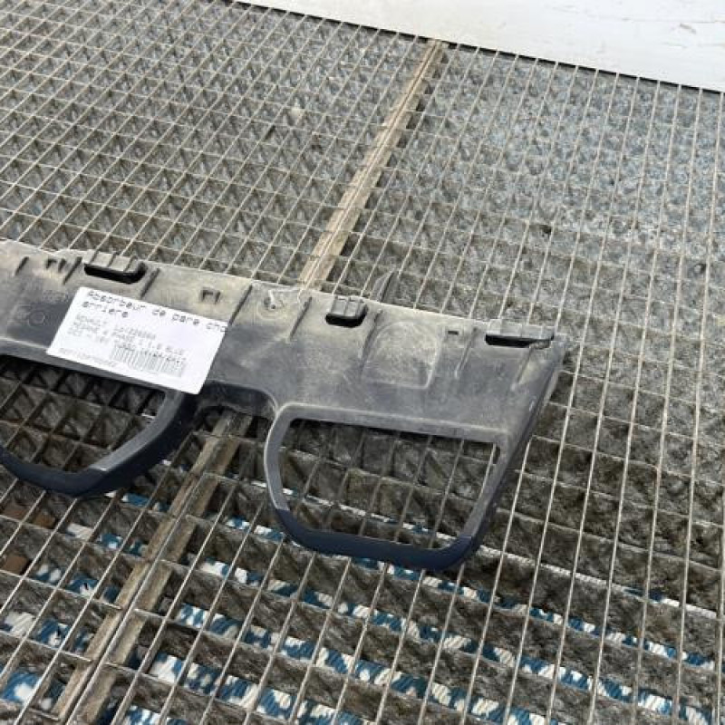 Absorbeur de pare choc arriere RENAULT MEGANE 4 Photo n°3