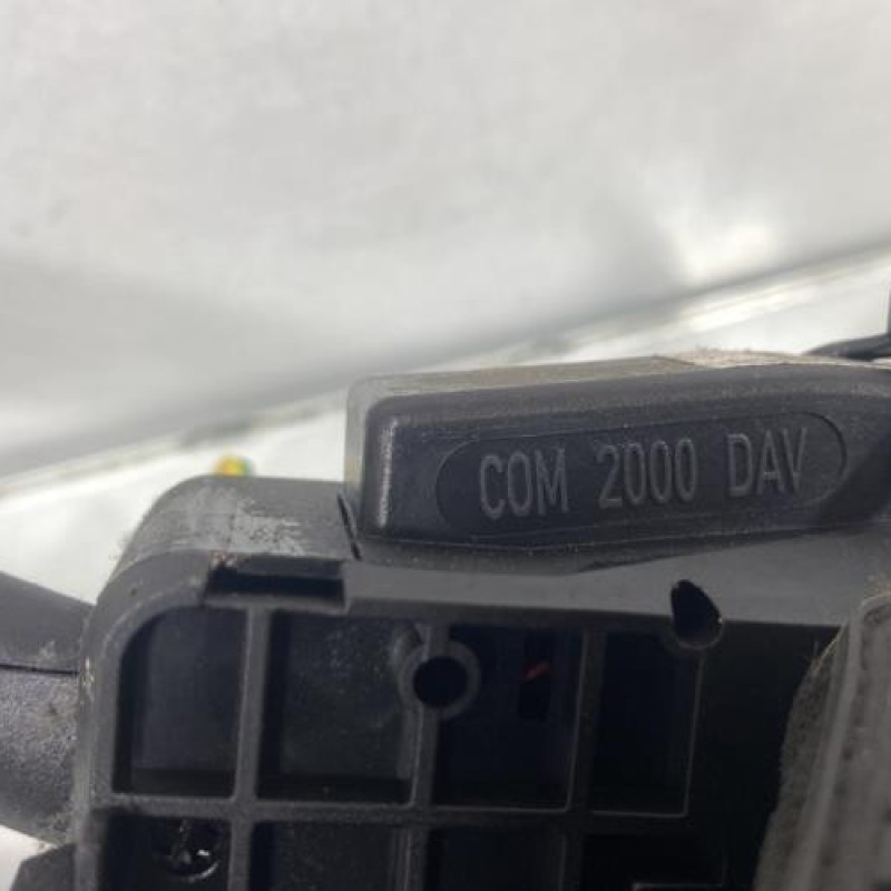 Com (Bloc Contacteur Tournant+Commodo Essuie Glace+Commodo Phare) PEUGEOT 206 Photo n°4