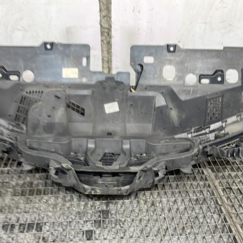 Calandre RENAULT CLIO 4 Photo n°4