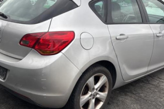 Anti brouillard droit (feux) OPEL ASTRA J