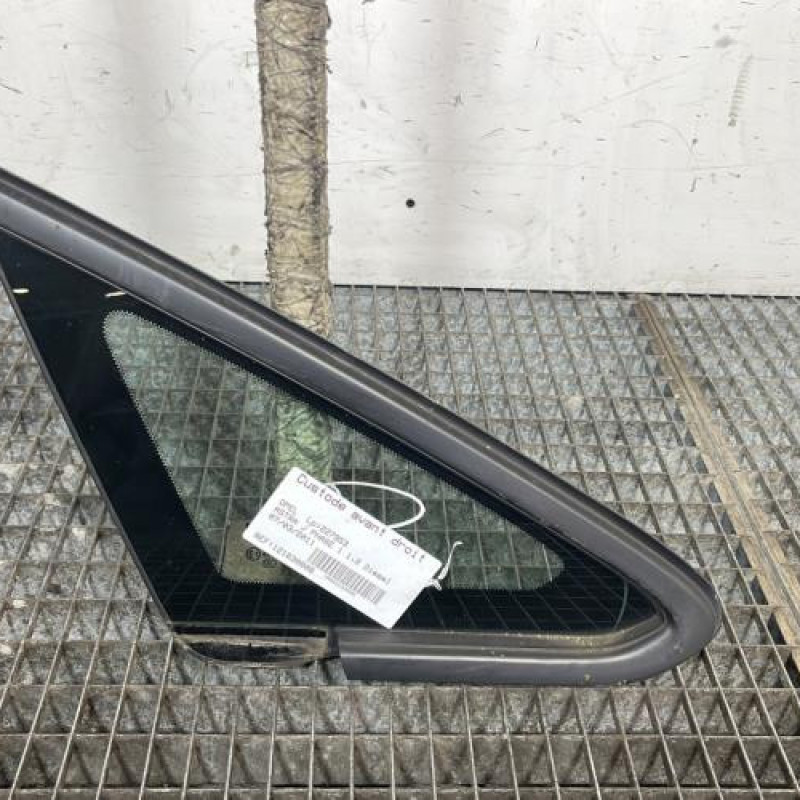 Custode avant droit OPEL ASTRA J Photo n°1