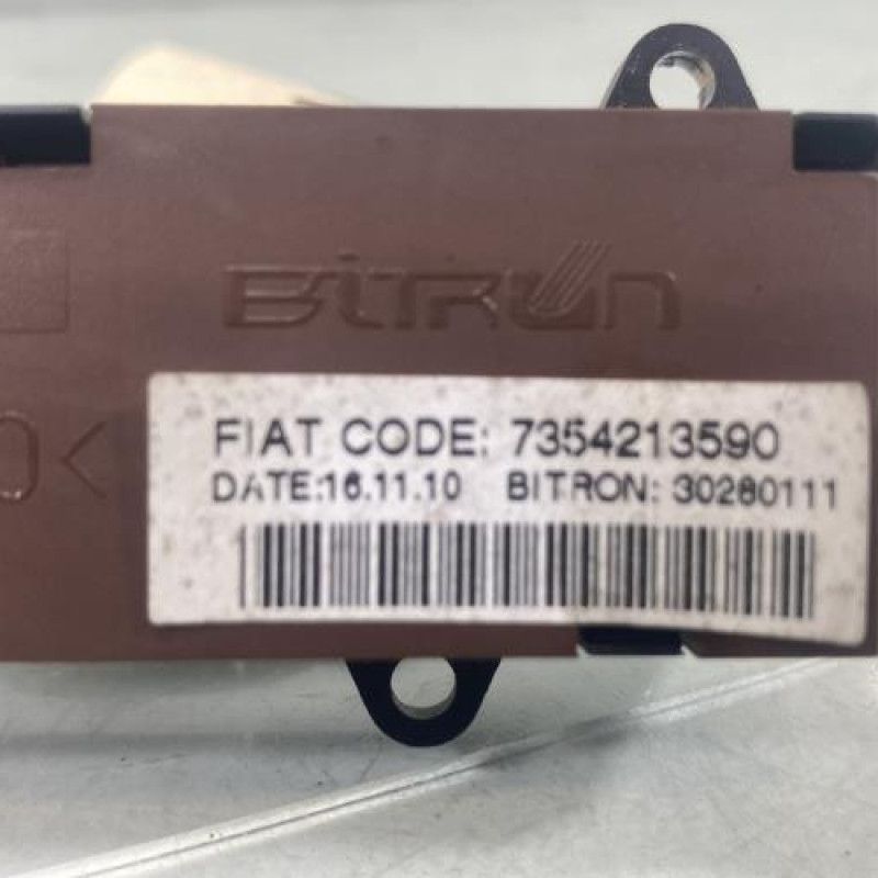 Bouton de warning CITROEN JUMPER 3 Photo n°3