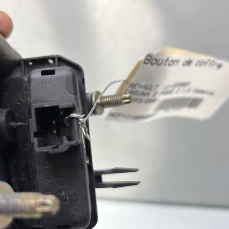 Bouton de coffre RENAULT LAGUNA 2 Photo n°3