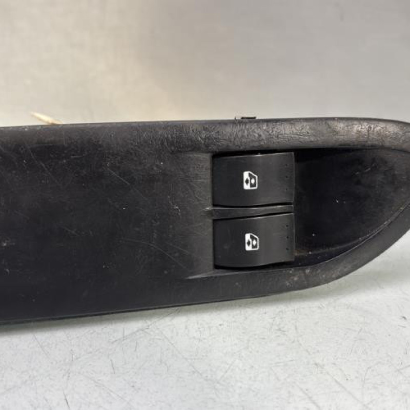 Interrupteur de leve vitre avant gauche RENAULT LAGUNA 2 Photo n°1