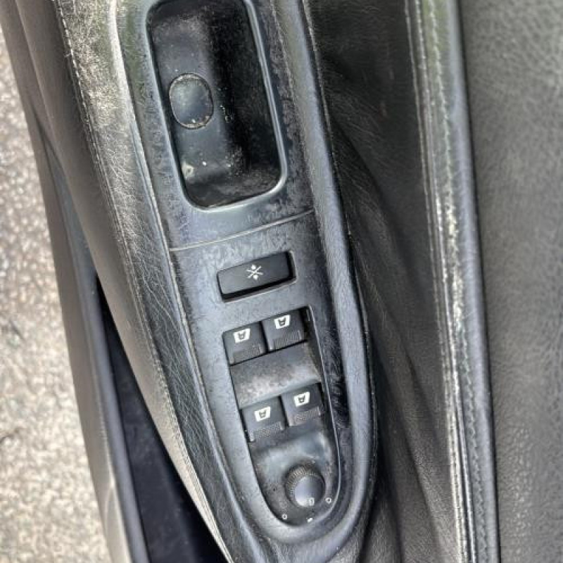 Bouchon de carburant PEUGEOT 607 Photo n°15