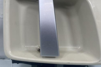 Poignee porte avant droit PEUGEOT 1007 Photo n°1