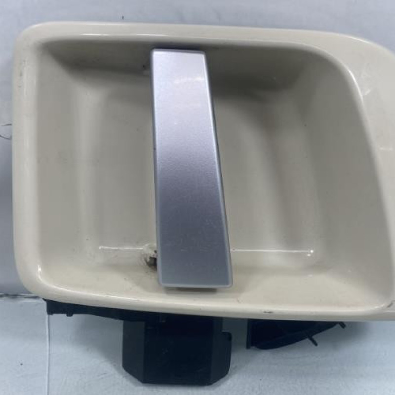 Poignee porte avant droit PEUGEOT 1007 Photo n°1