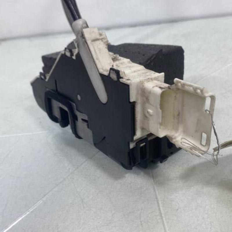 Serrure avant gauche PEUGEOT 1007 Photo n°5