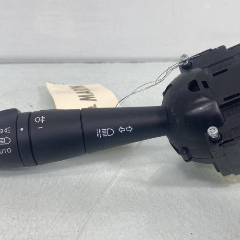 Commodo phare RENAULT TWINGO 3 Photo n°2