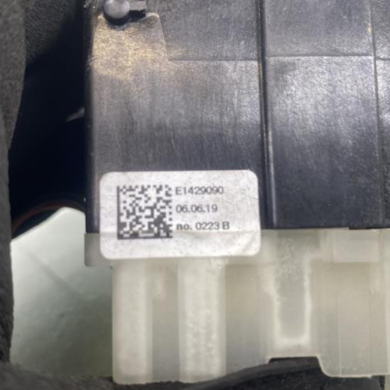 Commodo phare RENAULT TWINGO 3 Photo n°5