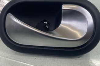 Poignee interieur arriere droit RENAULT TWINGO 3 Photo n°1