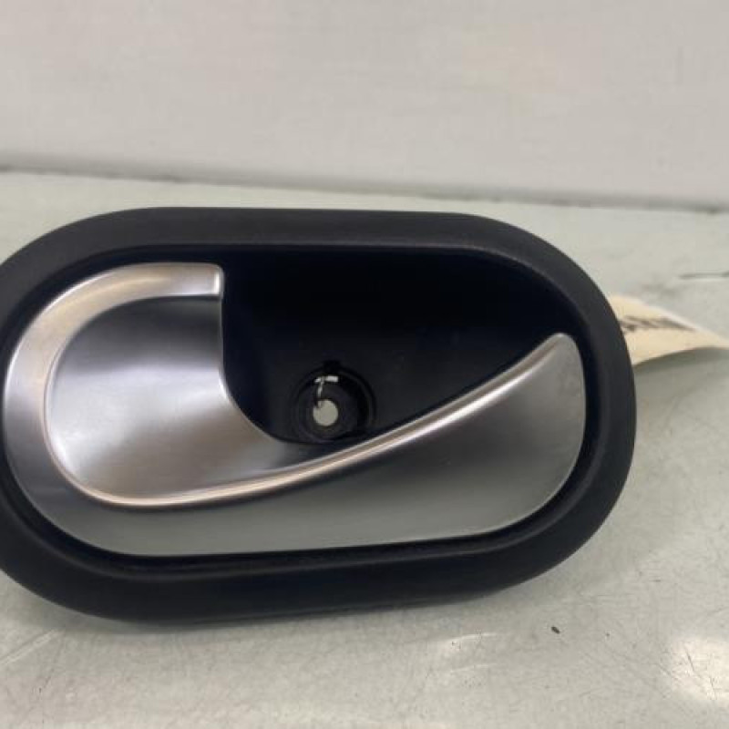 Poignee interieur arriere gauche RENAULT TWINGO 3 Photo n°1