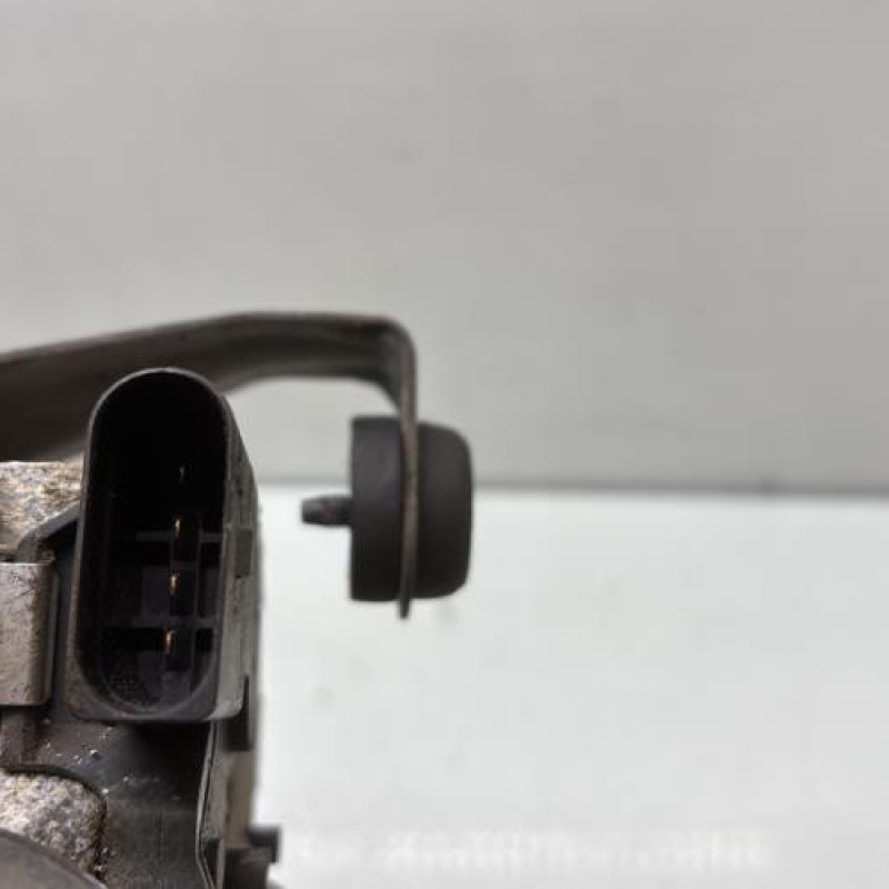 Moteur essuie glace avant gauche VOLKSWAGEN TOURAN 1 Photo n°3