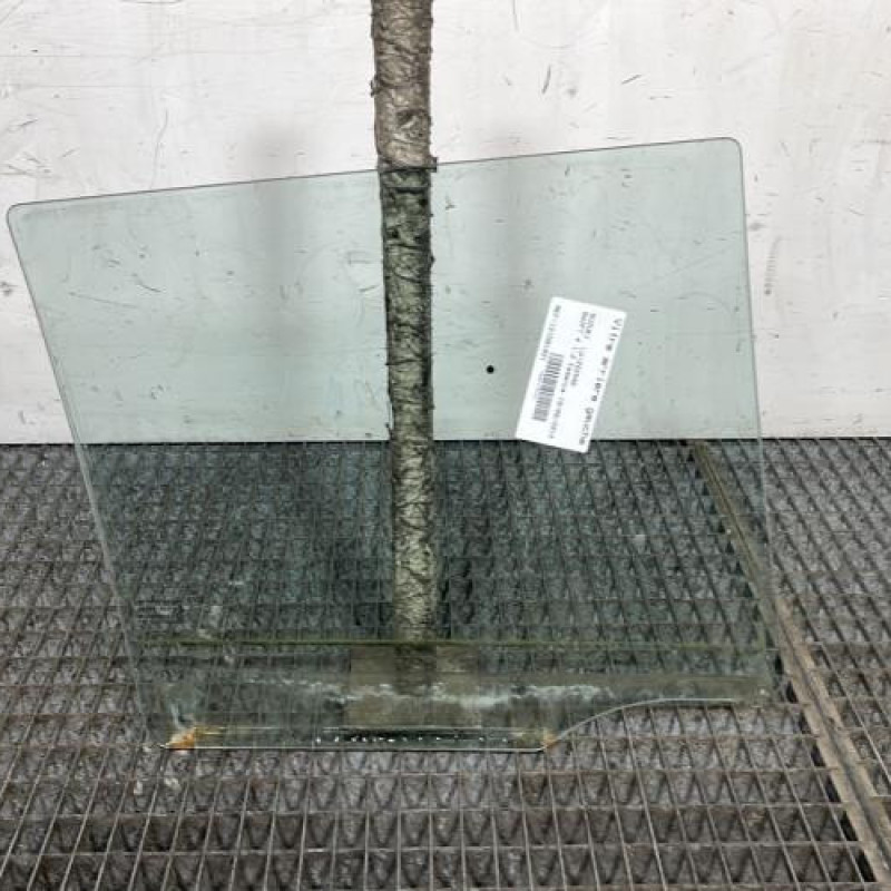 Vitre arriere gauche SUZUKI SWIFT 4 Photo n°4