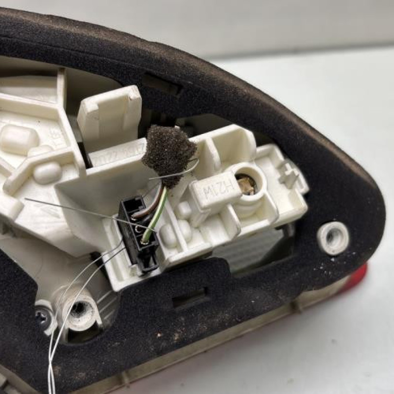 Feu arriere secondaire droit (feux) OPEL ASTRA J Photo n°4