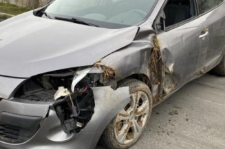 Feu arriere stop central RENAULT MEGANE 3 Photo n°1