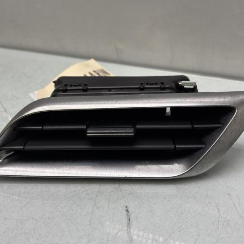 Aerateur tableau de bord avant droit PEUGEOT 5008 2 Photo n°1