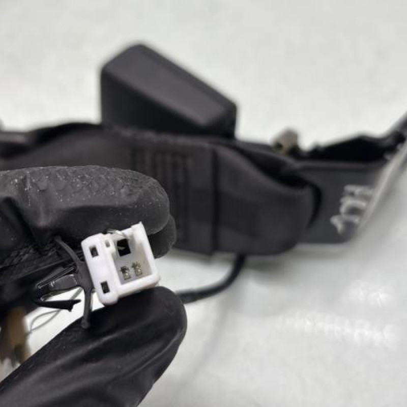 Attache ceinture arriere gauche KIA STONIC Photo n°4