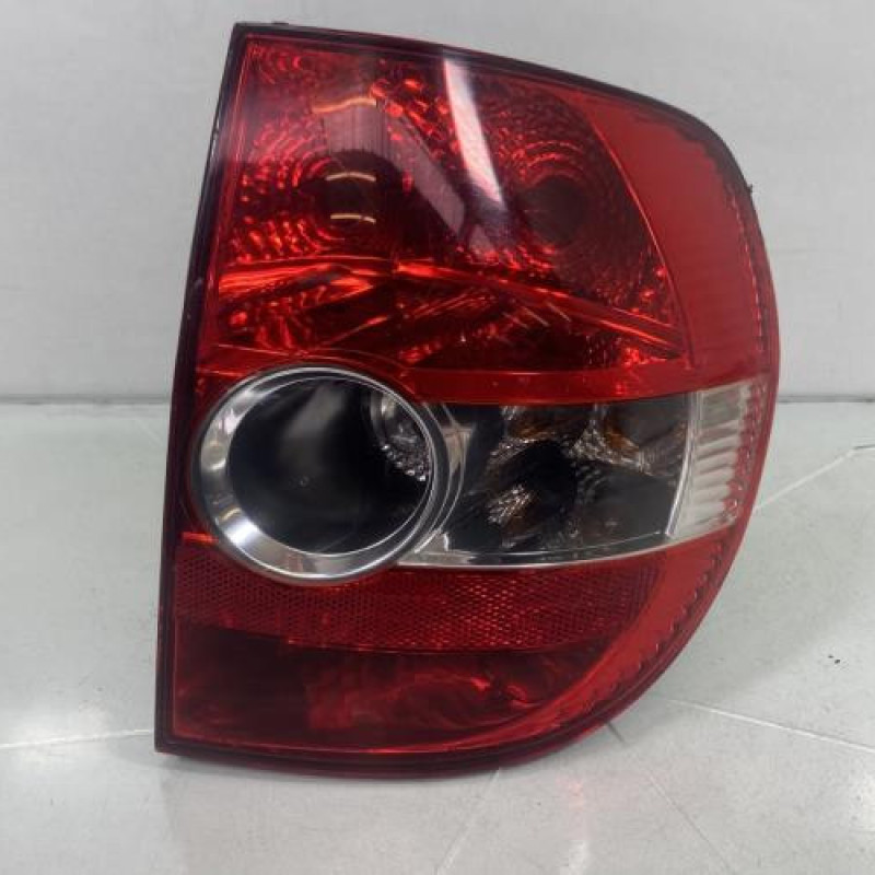 Feu arriere principal droit (feux) VOLKSWAGEN FOX Photo n°1