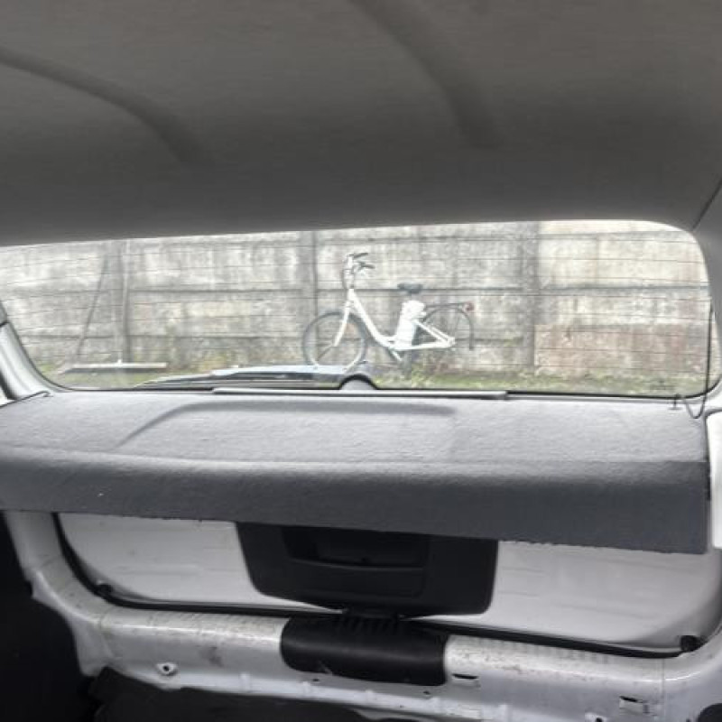 Feu arriere principal droit (feux) VOLKSWAGEN FOX Photo n°16