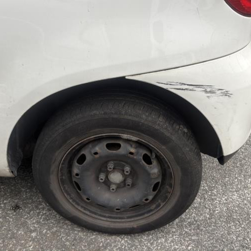 Feu arriere principal gauche (feux) VOLKSWAGEN FOX Photo n°14