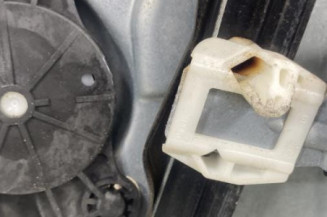 Leve vitre mecanique avant gauche VOLKSWAGEN GOLF 4