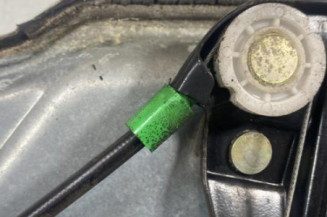 Leve vitre mecanique avant gauche VOLKSWAGEN GOLF 4