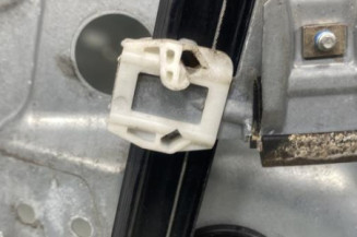 Leve vitre mecanique avant gauche VOLKSWAGEN GOLF 4