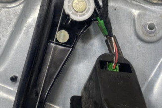 Leve vitre mecanique avant gauche VOLKSWAGEN GOLF 4