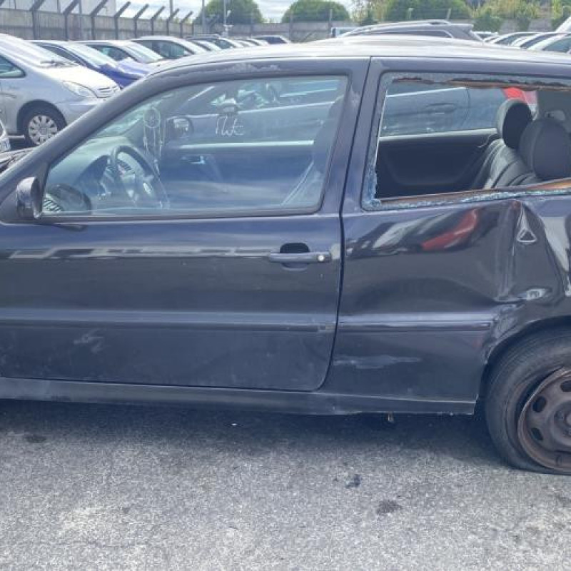 Pare choc arriere VOLKSWAGEN POLO 3 Photo n°13