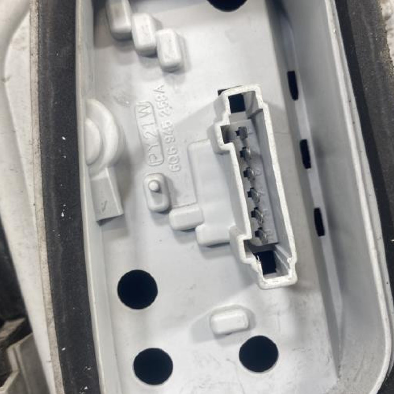 Feu arriere principal droit (feux) VOLKSWAGEN POLO 4 Photo n°3