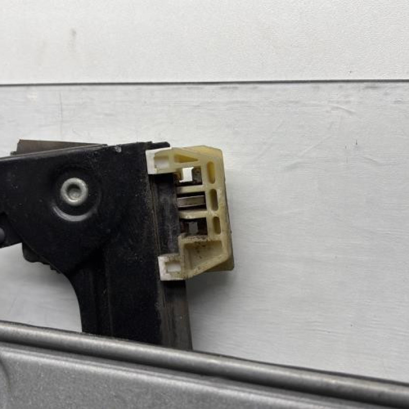 Leve vitre electrique avant gauche VOLKSWAGEN TOURAN 1 Photo n°2