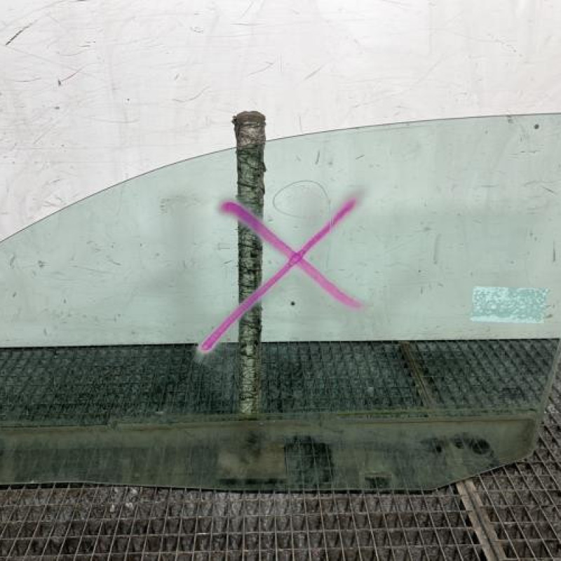 Vitre avant droit SEAT IBIZA 3 Photo n°4