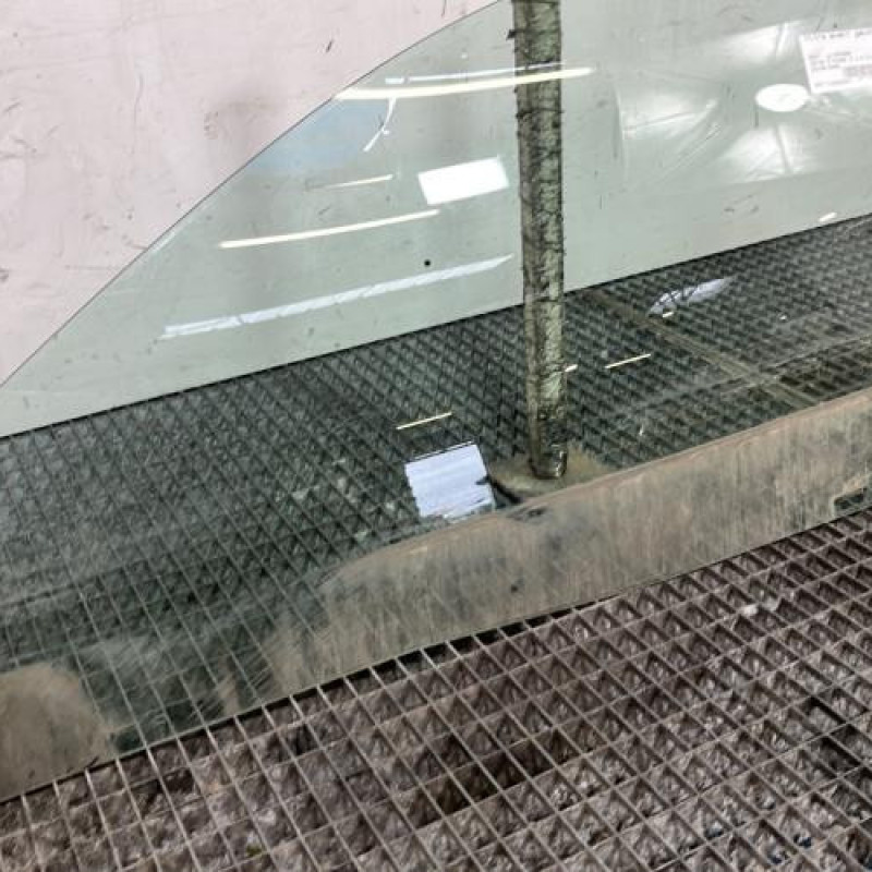 Vitre avant gauche SEAT IBIZA 3 Photo n°2