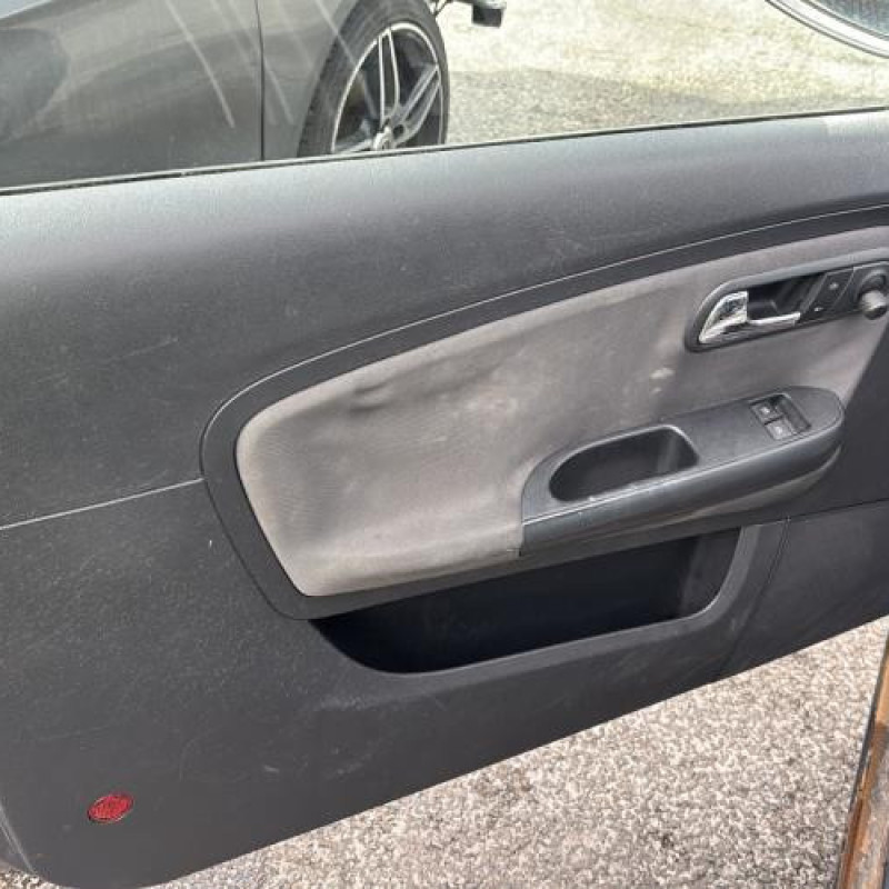 Vitre avant gauche SEAT IBIZA 3 Photo n°17