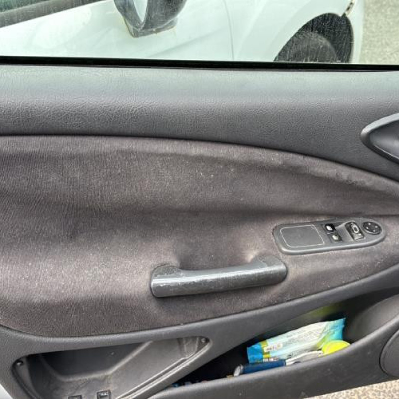 Feu arriere principal droit (feux) CITROEN C5 1 Photo n°19