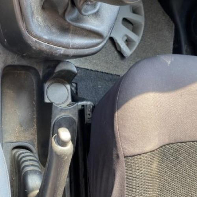 Moteur essuie glace arriere PEUGEOT BIPPER Photo n°7