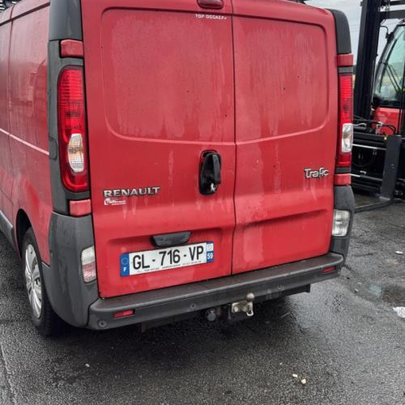Feu de recul gauche RENAULT TRAFIC 2 Photo n°8