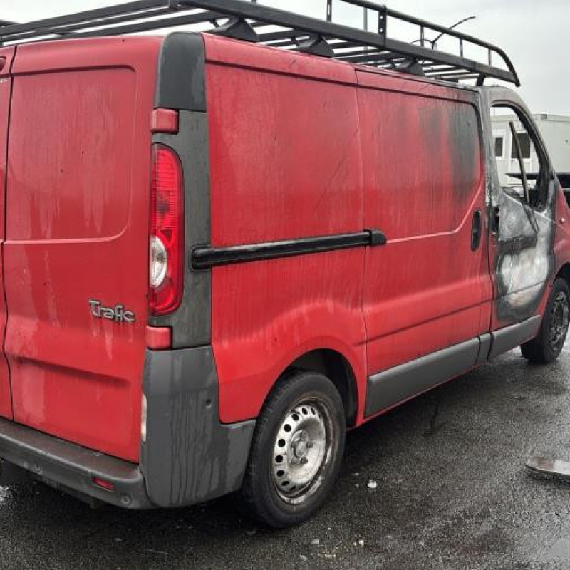 Feu de recul gauche RENAULT TRAFIC 2 Photo n°10