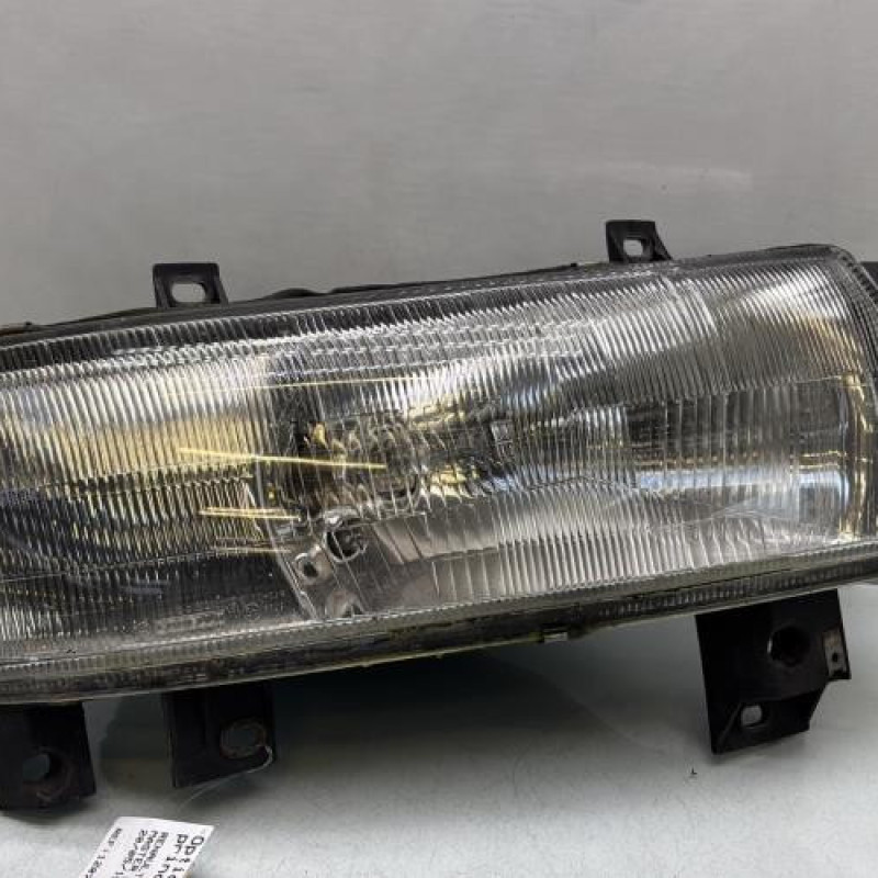 Optique avant principal droit (feux)(phare) RENAULT MASTER 2 Photo n°1