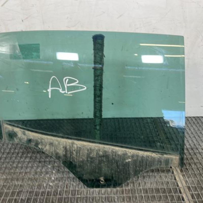 Vitre arriere droit RENAULT MEGANE 4 Photo n°1