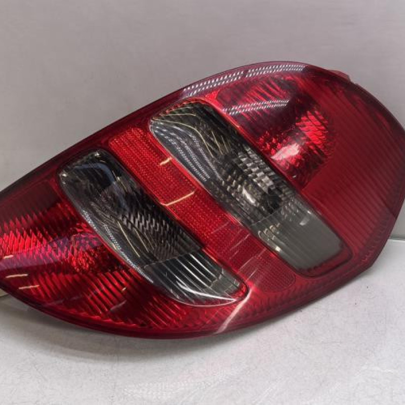 Feu arriere principal droit (feux) MERCEDES CLASSE A 169 Photo n°1