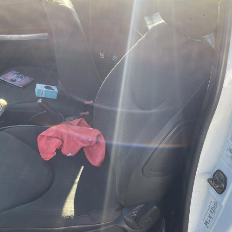 Poignee porte avant droit CITROEN C2 Photo n°13